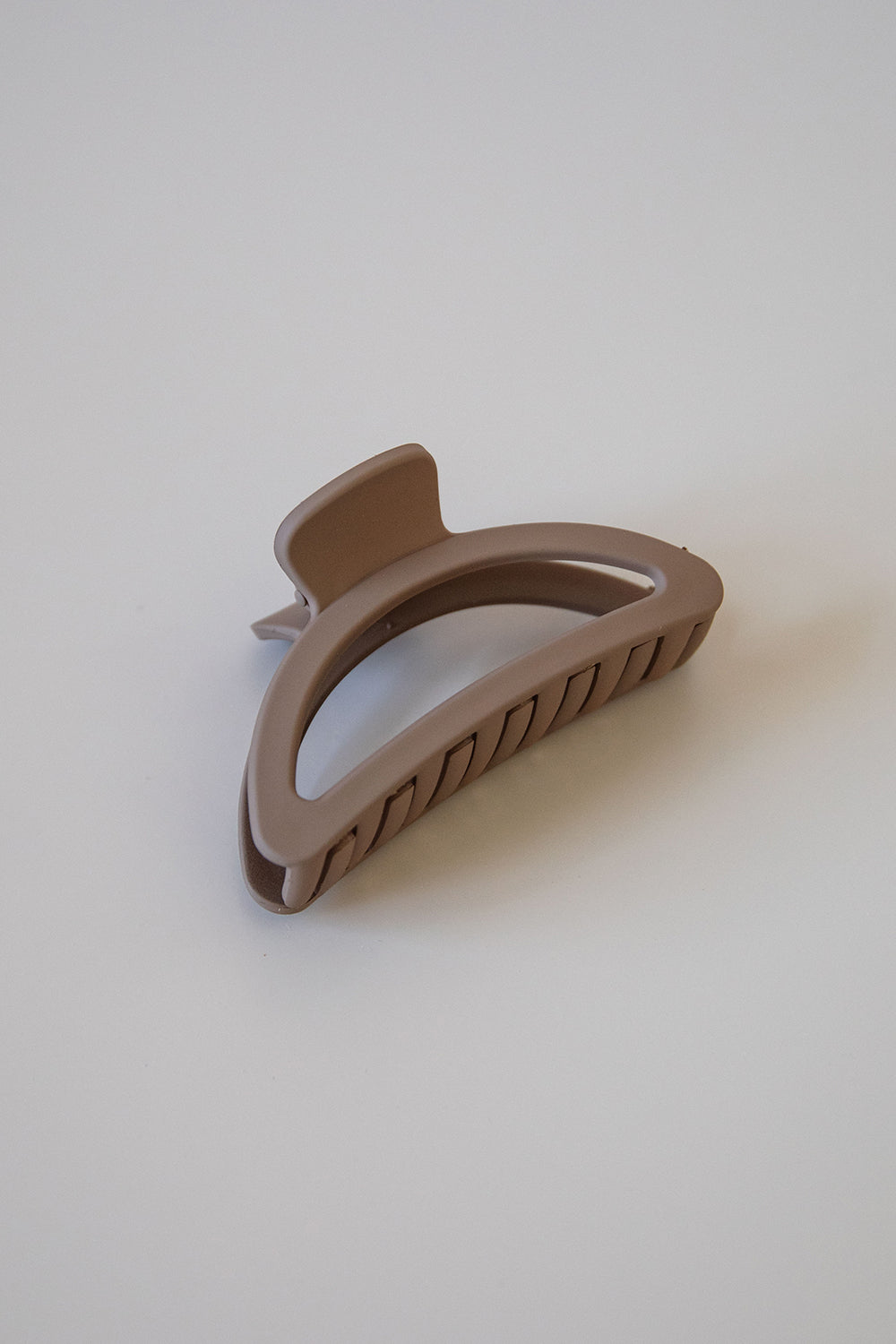 Laurenne Claw Hair Clip - Chocolate