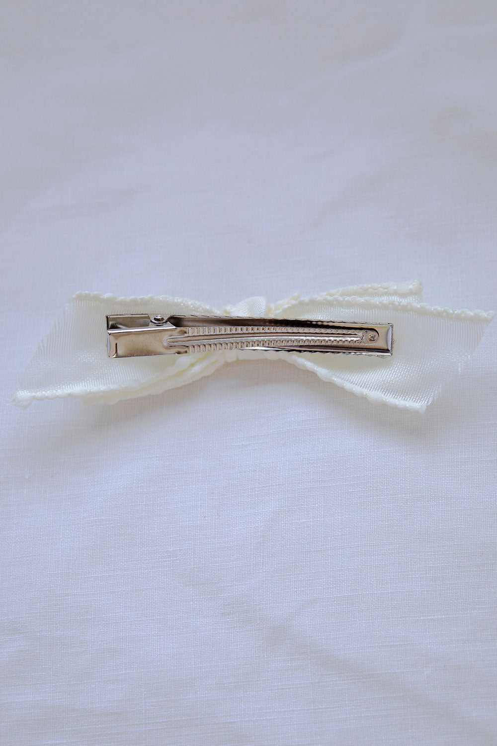 Bonnie Bow Clip White
