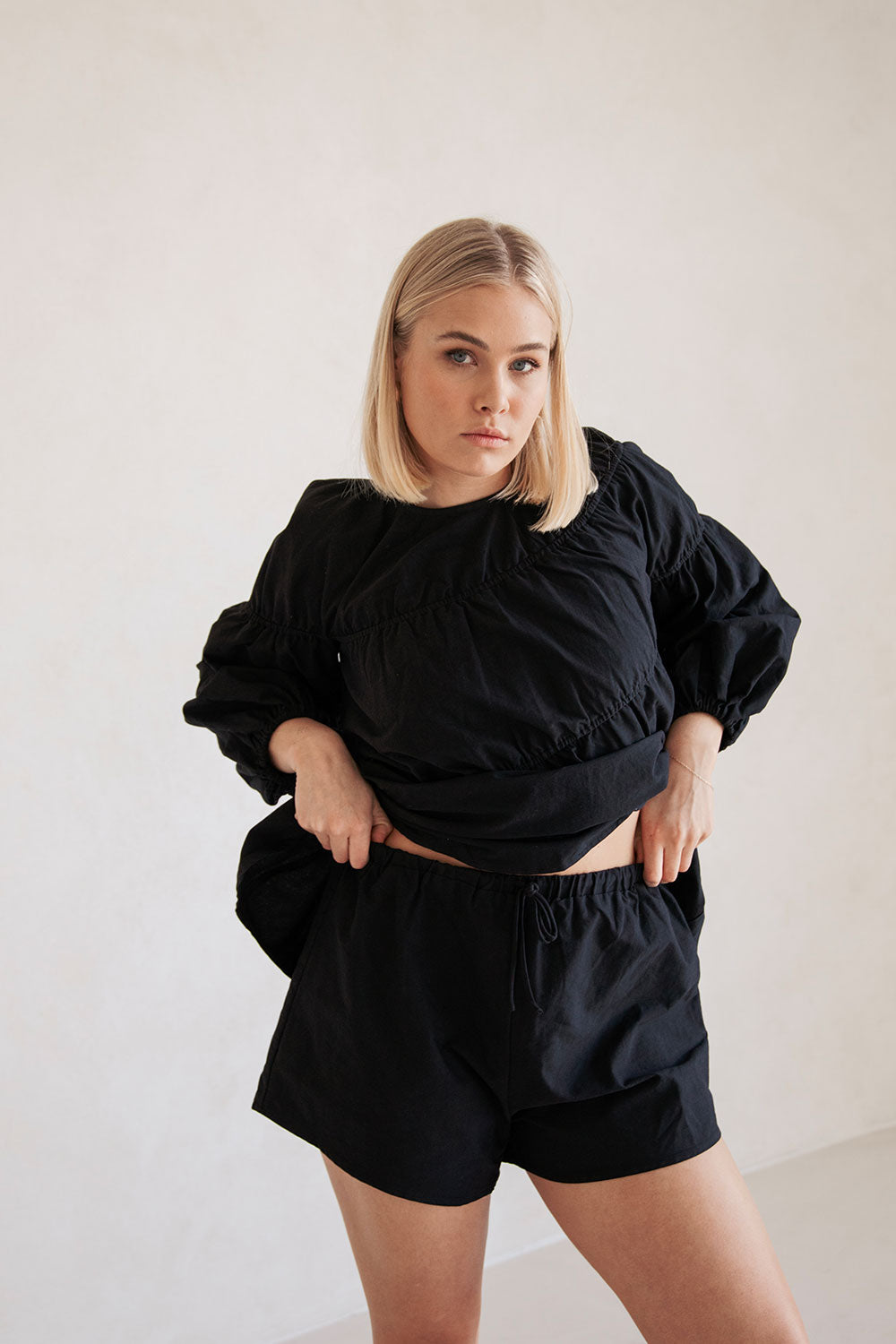 Black High Waist Elastic Drawstring Akel Shorts