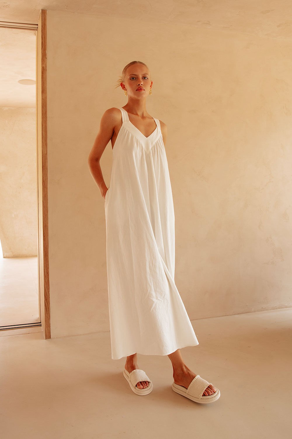 White Empire V Neck Tie Back Maxi Dream Dress