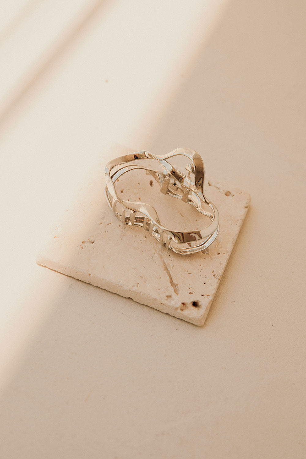 Solana Claw Hair Clip - Silver