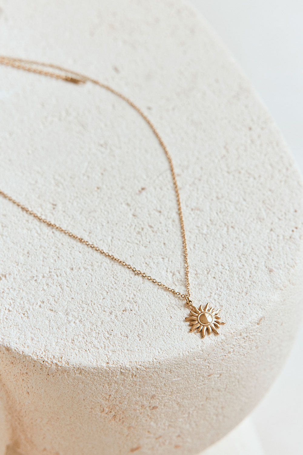 Sol Sun Necklace - Gold