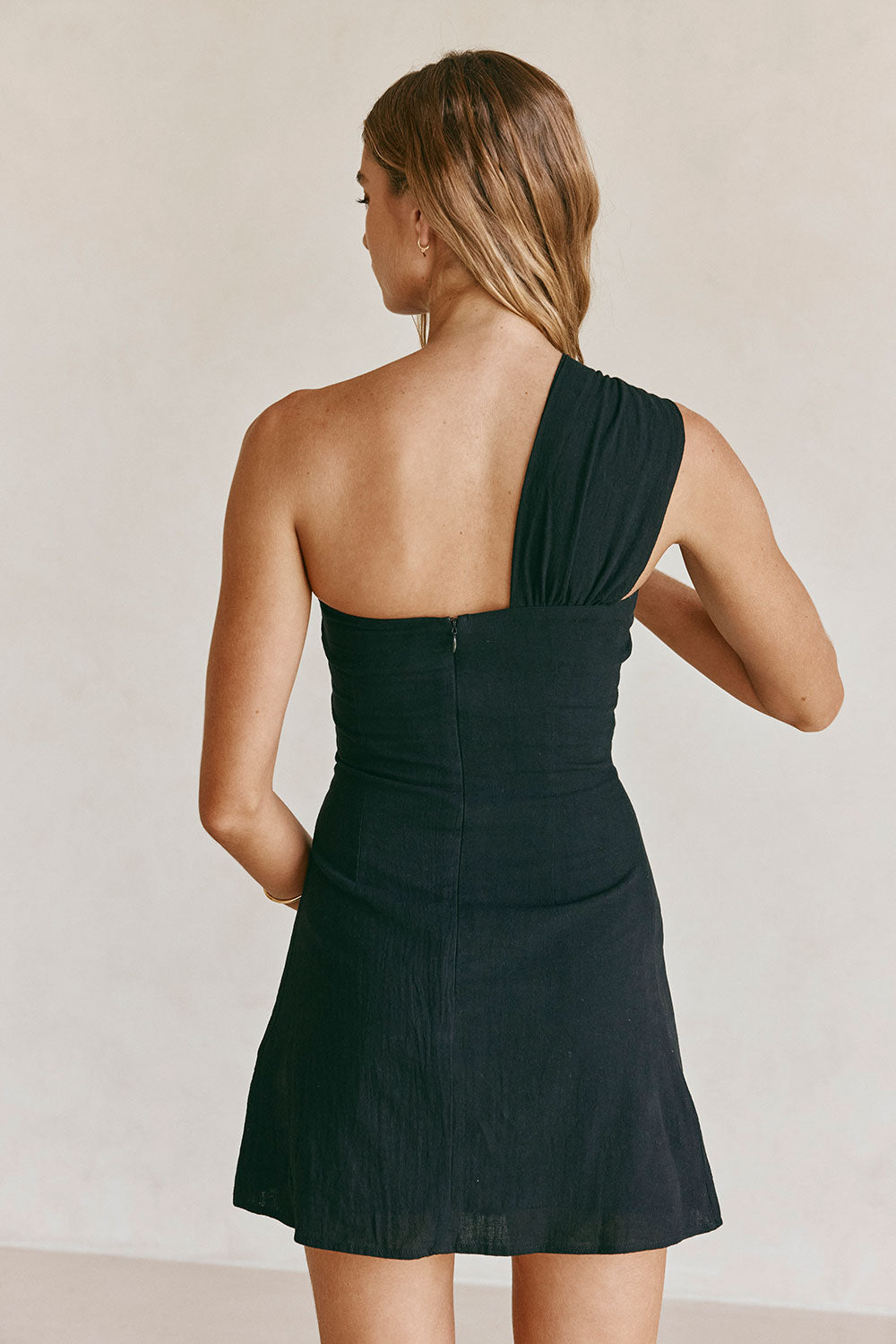 Black One Shoulder Cutout Mini Knot Dimmi Dress
