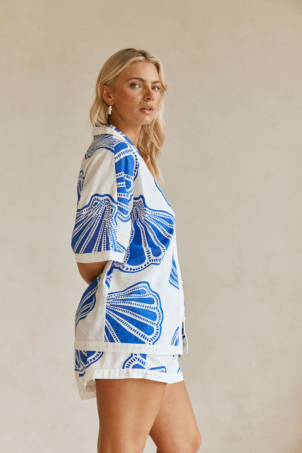 White Seashell Elastic Drawstring Kara Shorts