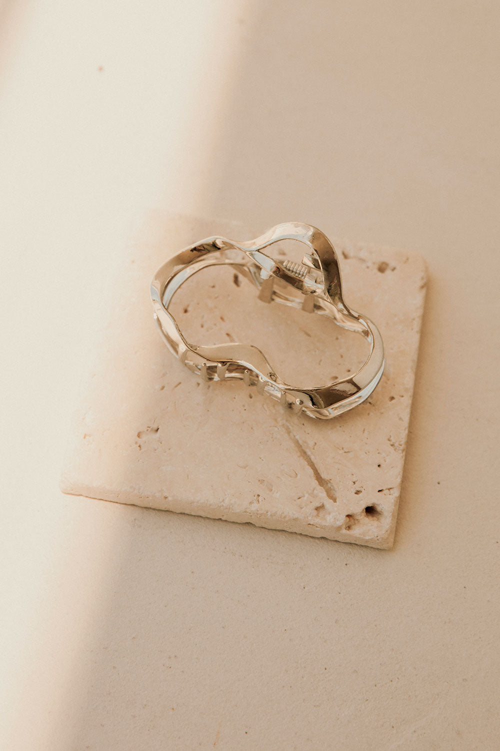 Solana Claw Hair Clip - Silver