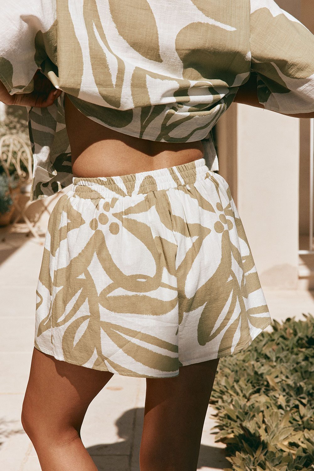 Green Paradisus Floral Print Senoa Shorts