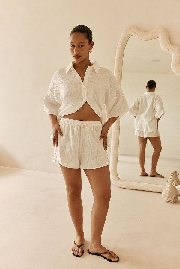 White Cotton Elastic High Waist Inara Shorts