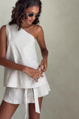Video, Vellona Skort