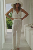 Video, Tia Pants