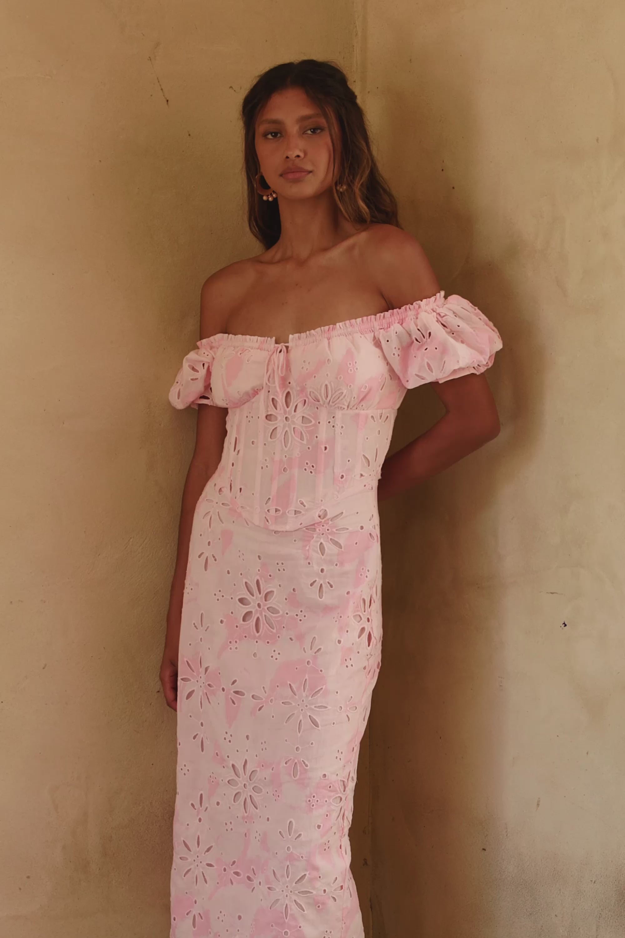 Jhene Off Shoulder Midi Dress - Pink