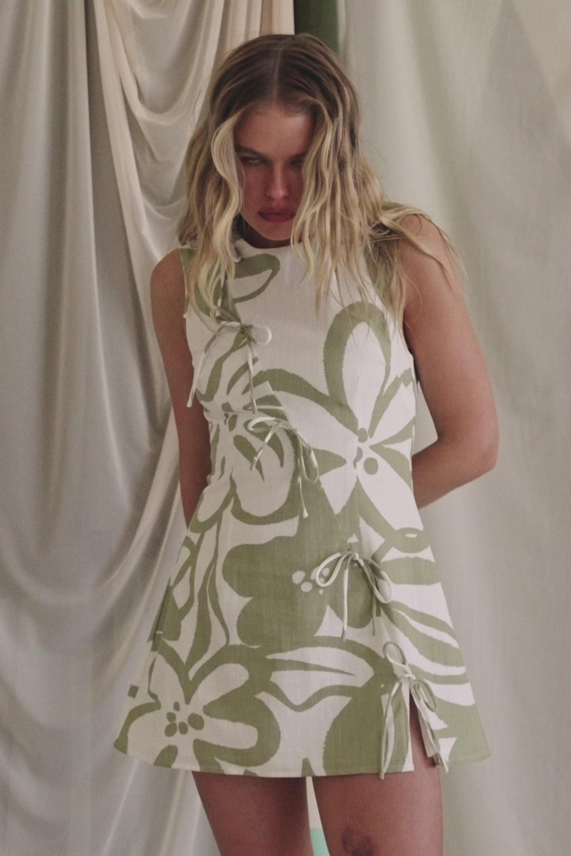 Green Paradisus Floral Print Bow Mini Natsuki Dress