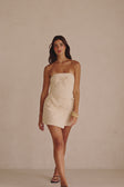 Video, Bandera Dress